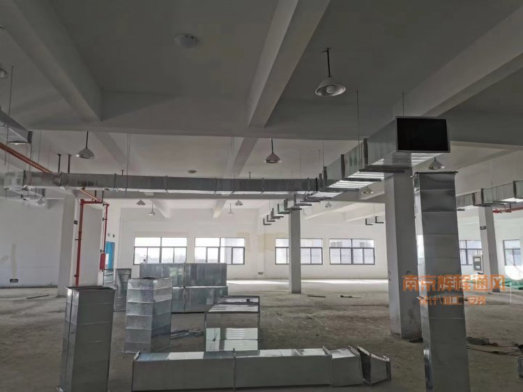 工厂通风施工现场